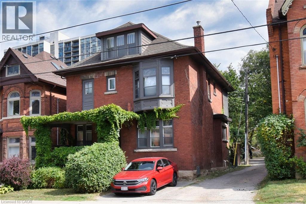 217 N Caroline St S, Hamilton, ON L8P 3L5