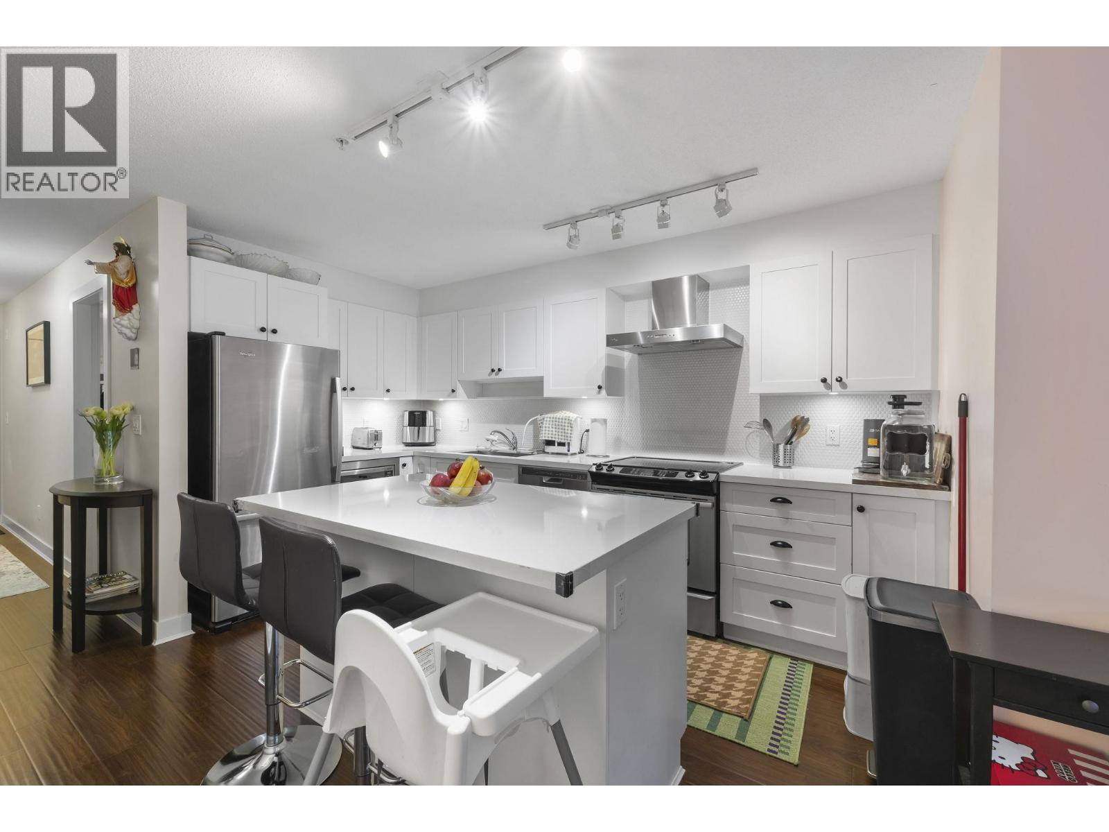 500 Royal Avenue Unit 211, New Westminster, BC V3L 0G5