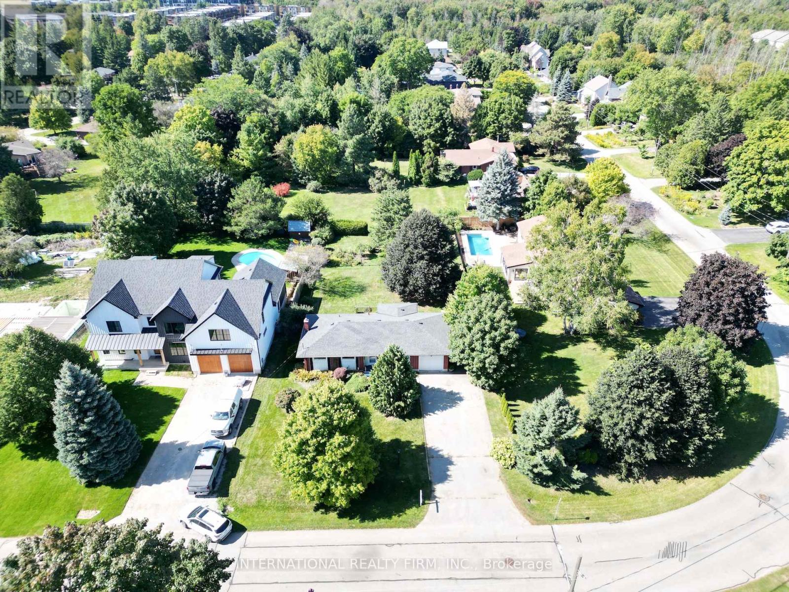 33 Ridgeway Ave, Guelph, ON N1L 1G9