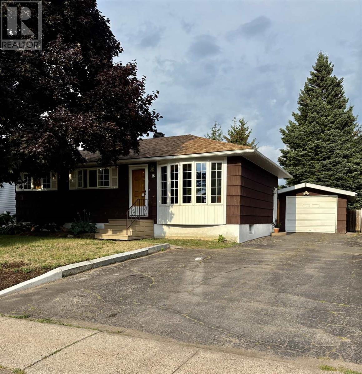 16 Lewis Rd, Sault Ste. Marie, ON P6A 4G2