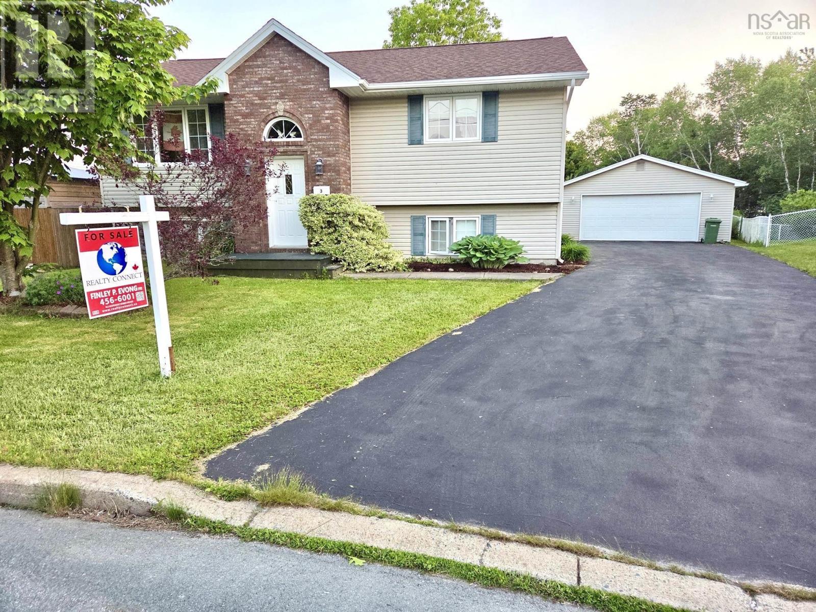3 Fury Dr, Dartmouth, NS B3A 4Y1