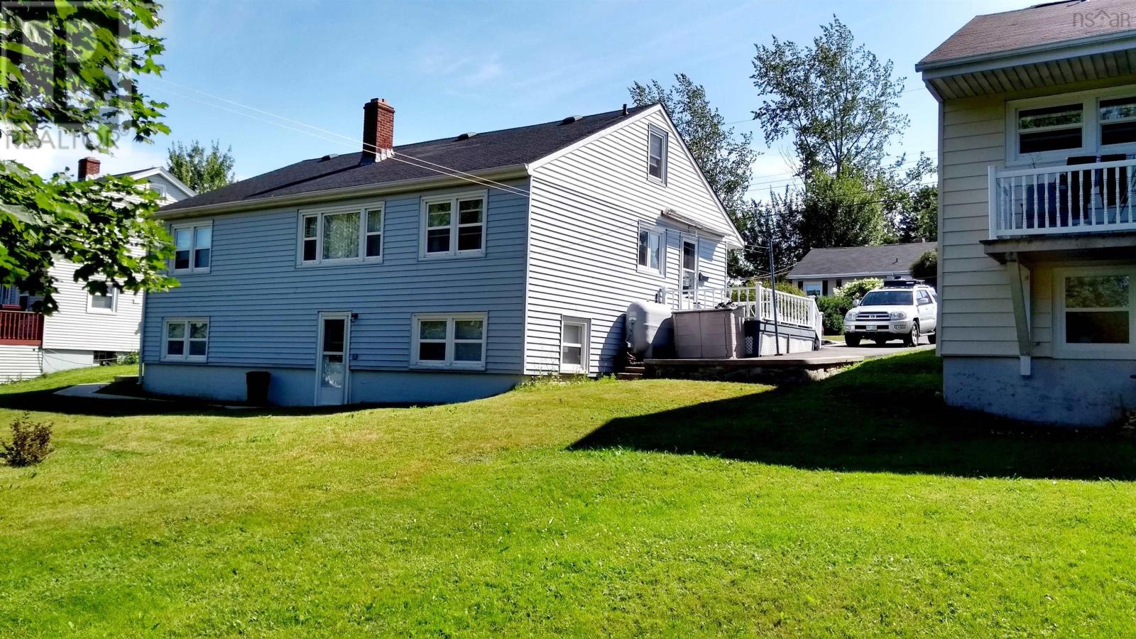 29 Chittick Ave, Dartmouth, NS B3A 3J7