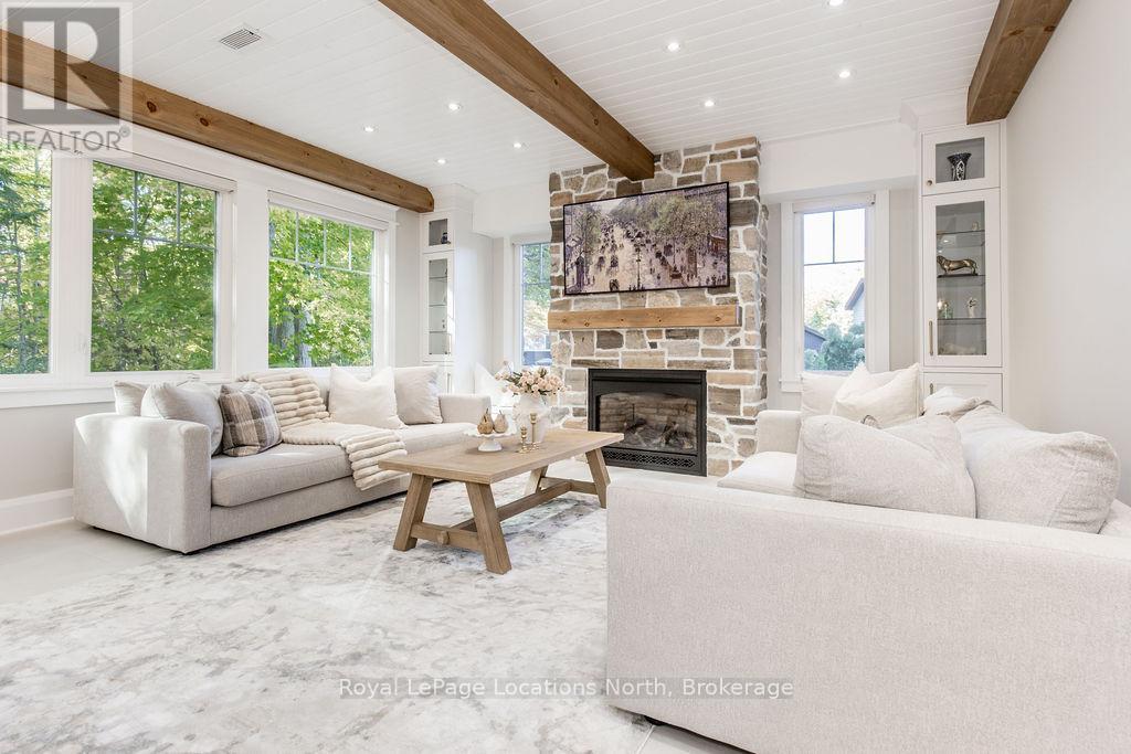 545 Oxbow Park Dr, Wasaga Beach, ON L9Z 2T9