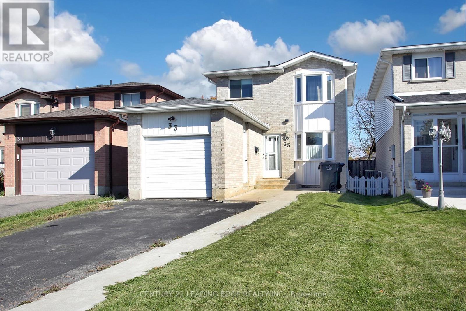 33 Newbridge Cres, Brampton, ON L6S 4B5
