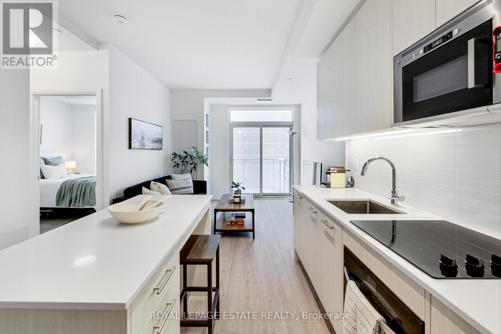 808 286 Main St, Toronto, ON M4C 0B3