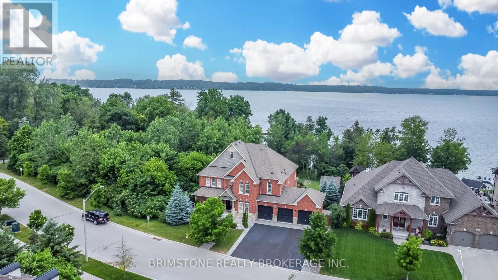 31 Plunkett Ct, Barrie, ON L4N 6M3