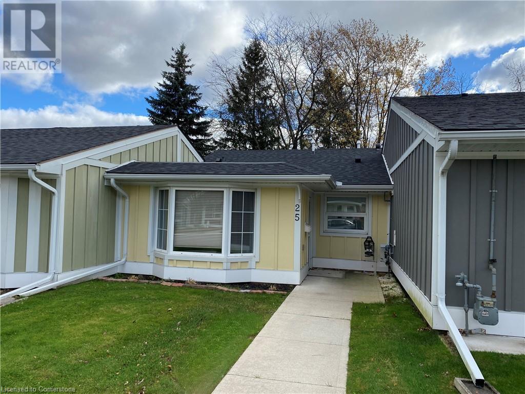 25 Szollosy Cir, Hamilton, ON L9B 1T8