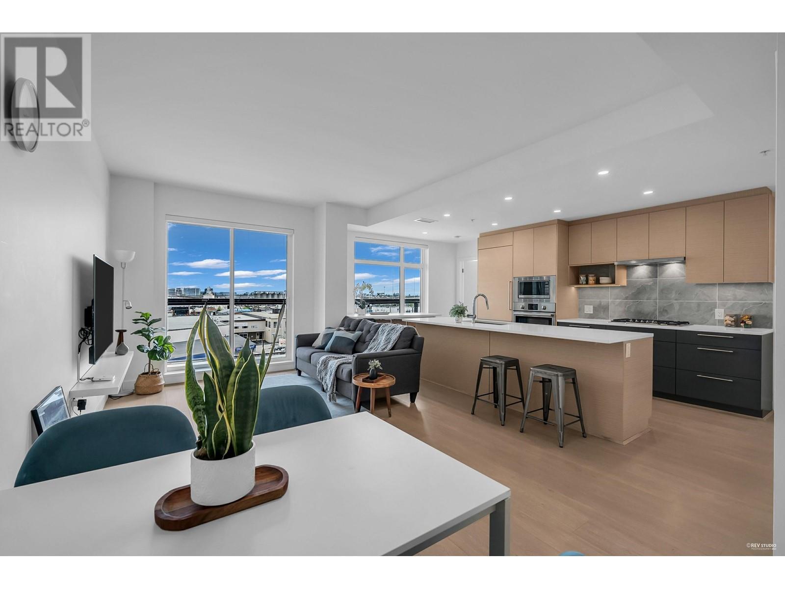 8888 Osler Street Unit 501, Vancouver, BC V6P 4G2