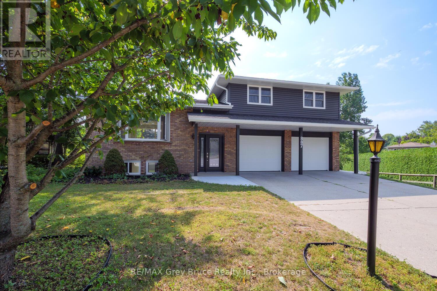 887 Nodwell Ct E, Saugeen Shores, ON N0H 2C4