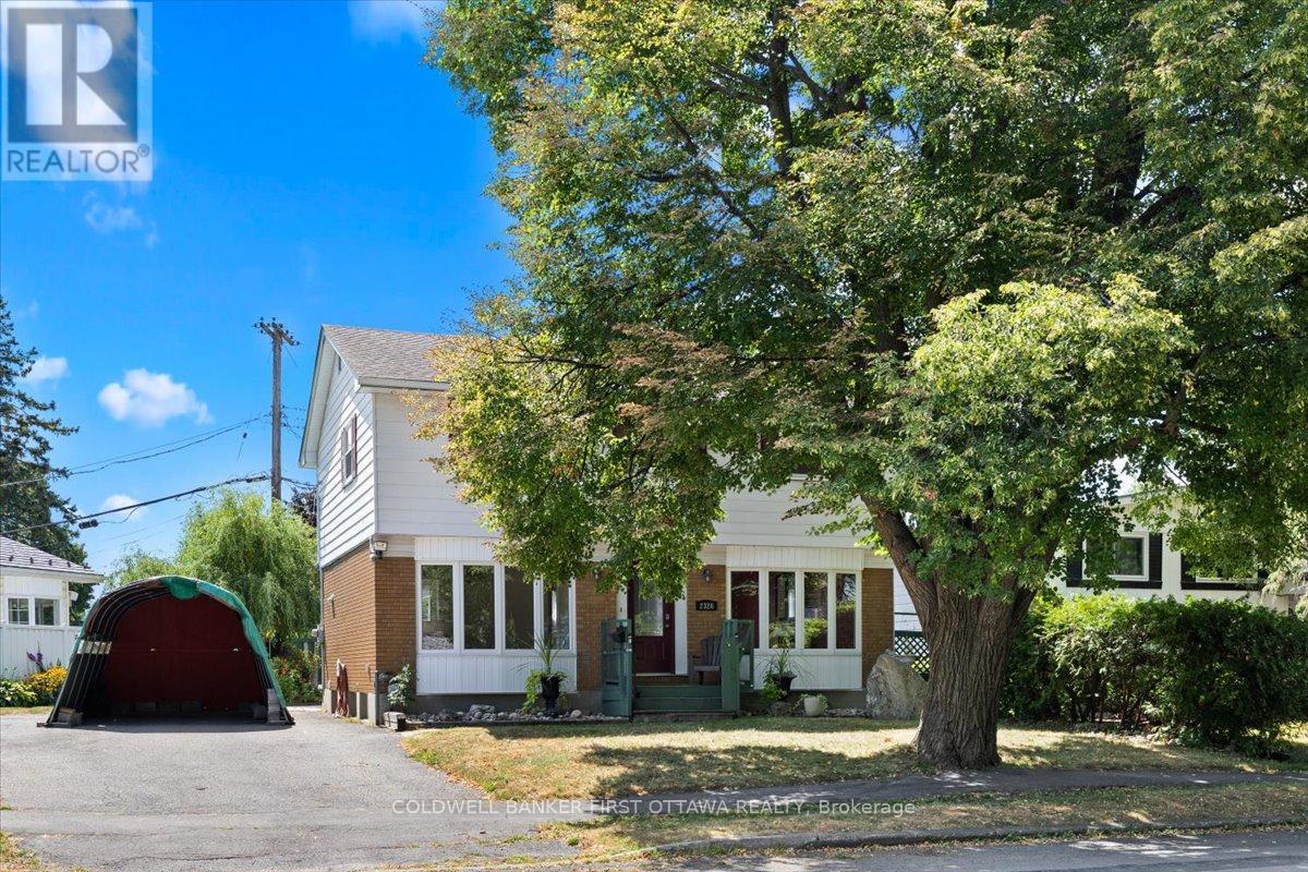 2326 Harding Rd, Ottawa, ON K1G 3B9