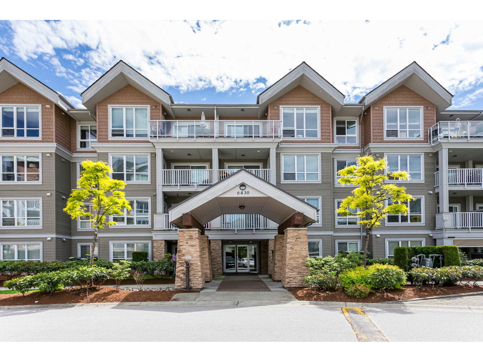 6430 194 Street Unit 301, Surrey, BC V4N 6J7