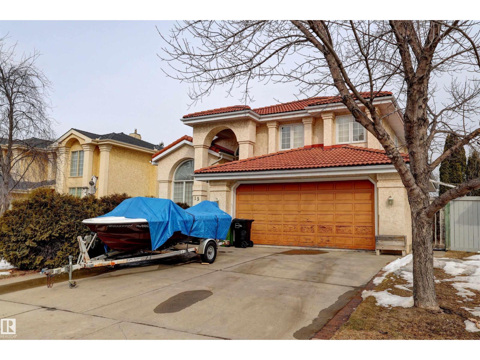 15 Cormack Cr NW, Edmonton, AB T6R 2E7