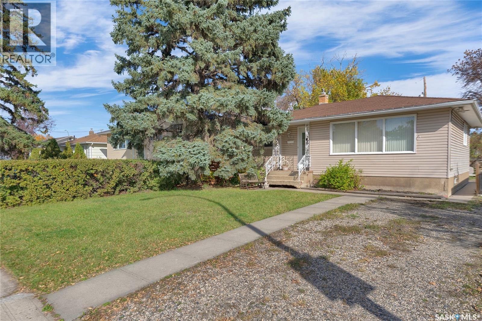 1635 Regent St, Regina, SK S4N 1S2