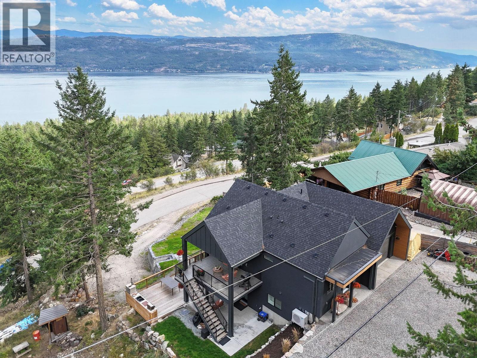 10 Valley Dr, Vernon, BC V1H 2B4