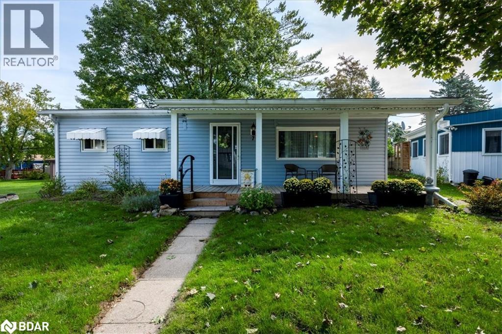 7 Flora Ct, Innisfil, ON L9S 1R4
