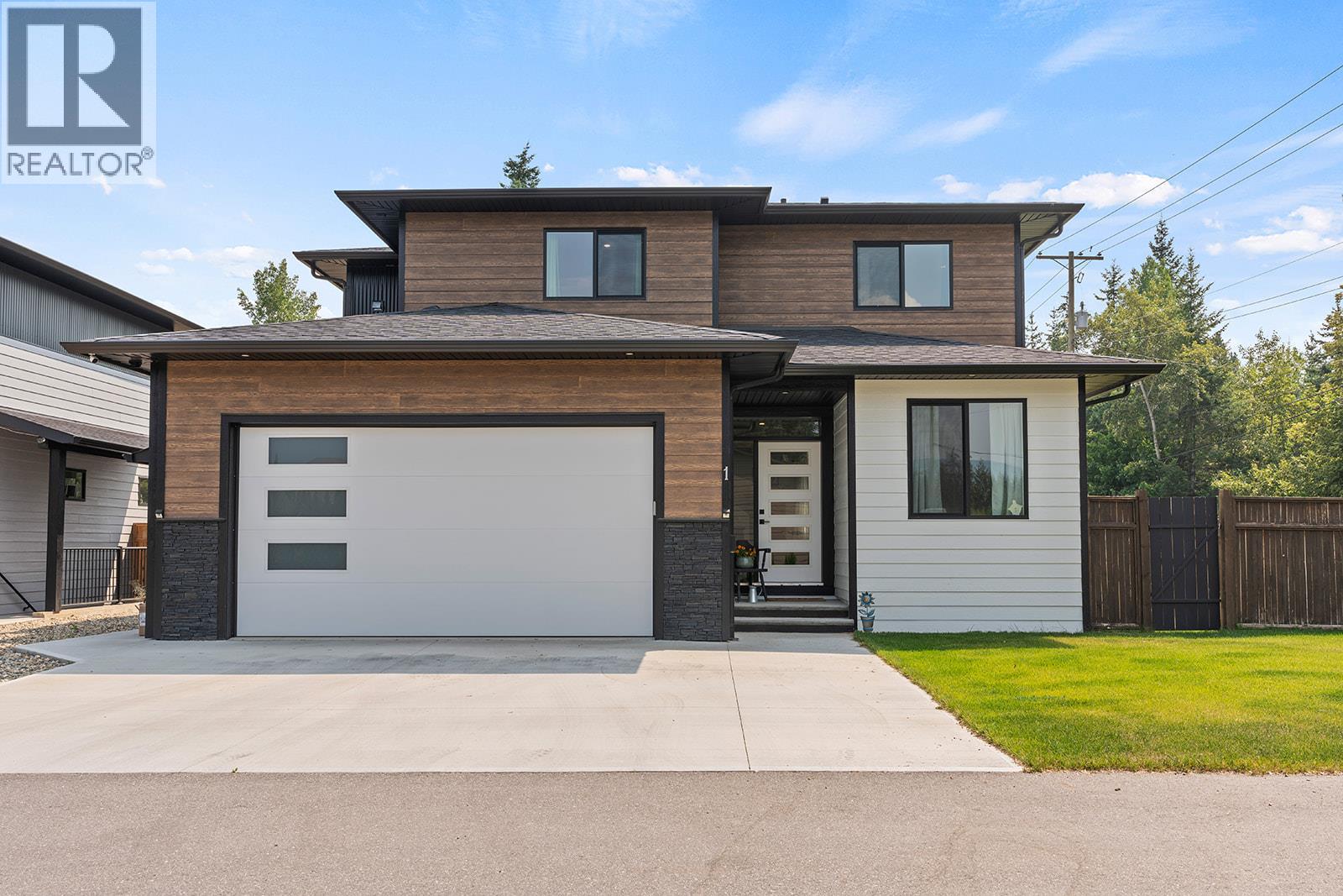 1441 20 Avenue Se Unit 1, Salmon Arm, BC V1E 2M9