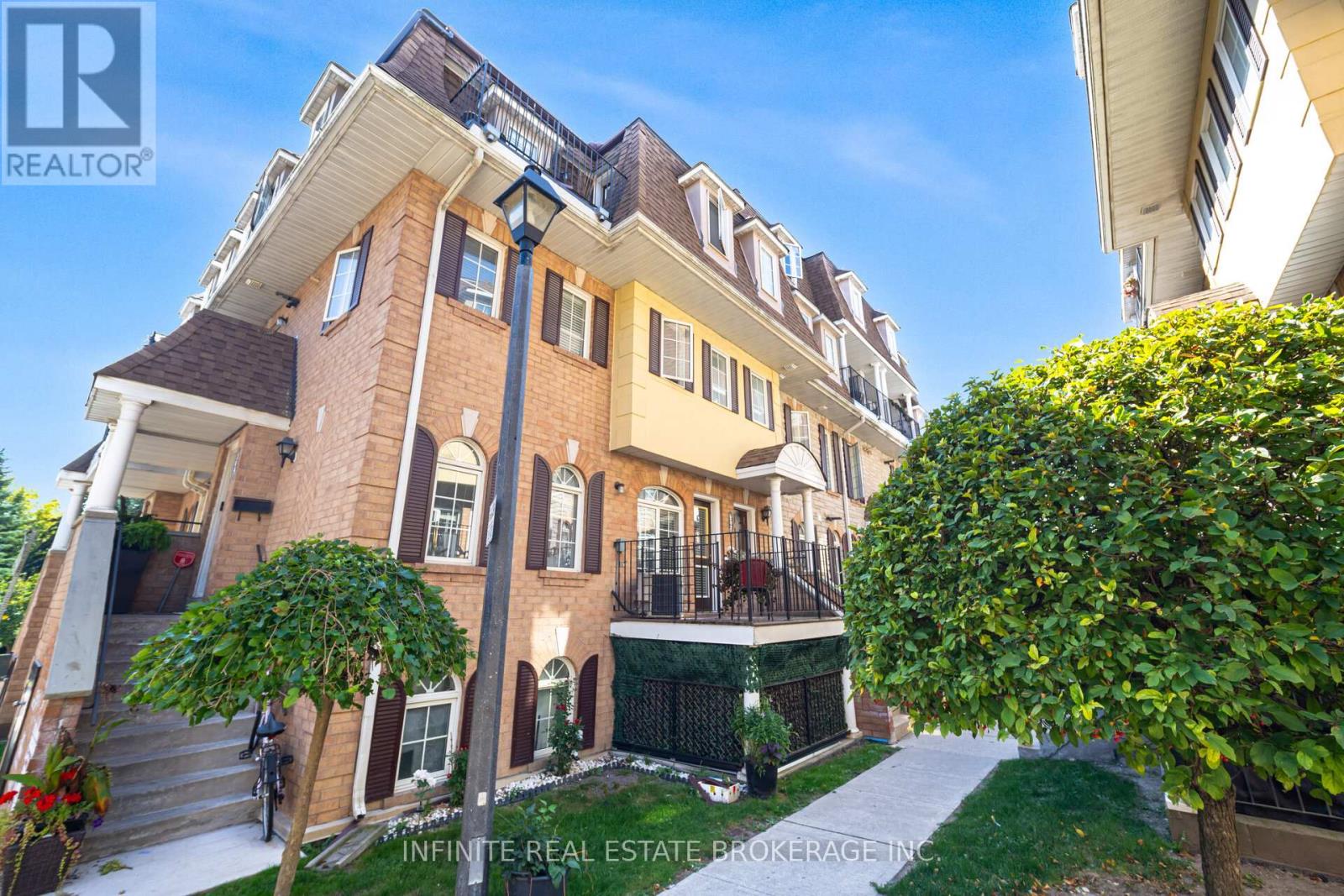 74 Sidney St, Toronto, ON M6M 5J6
