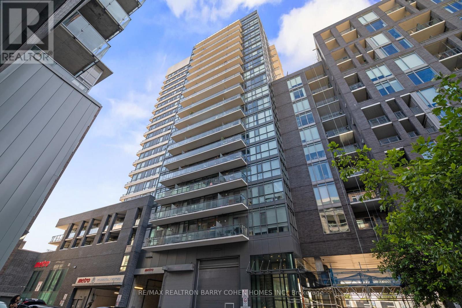 1101 20 Minowan Miikan Ln, Toronto, ON M6J 0E5