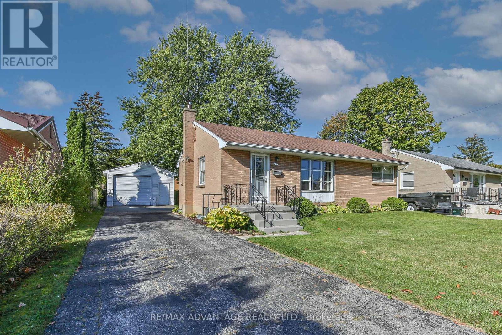 237 Rainbow Ave, London East East H, ON N5W 4V9