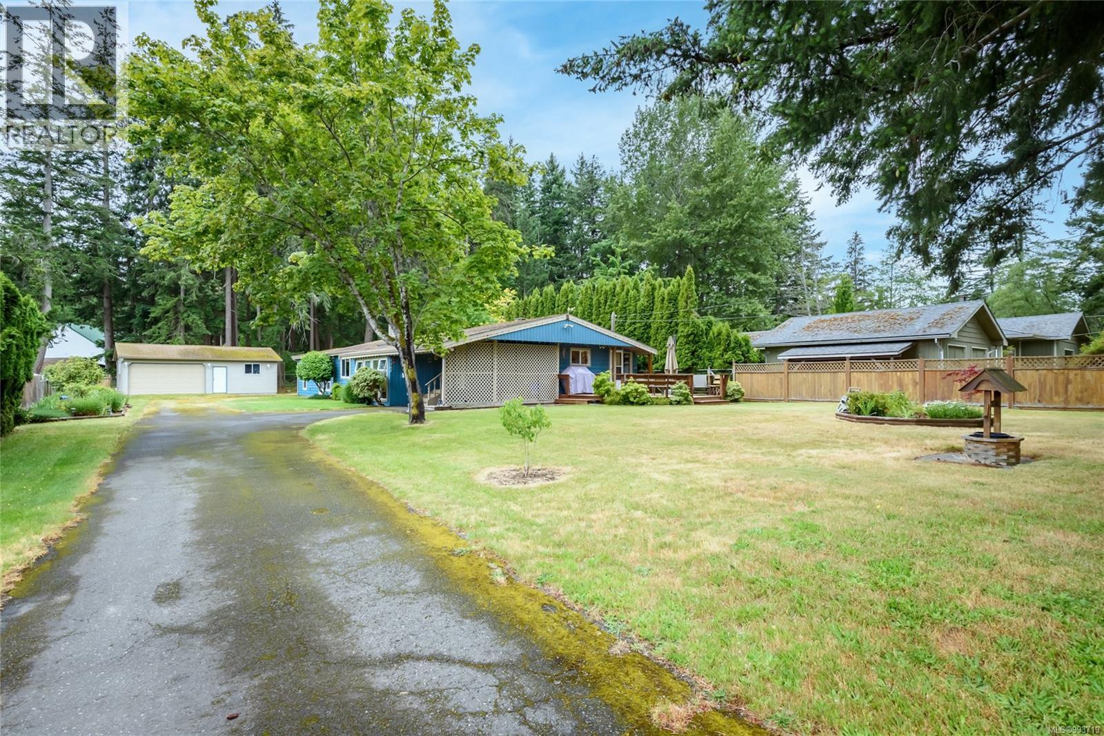 1267 Don Rd, Comox, BC V9M 4C4
