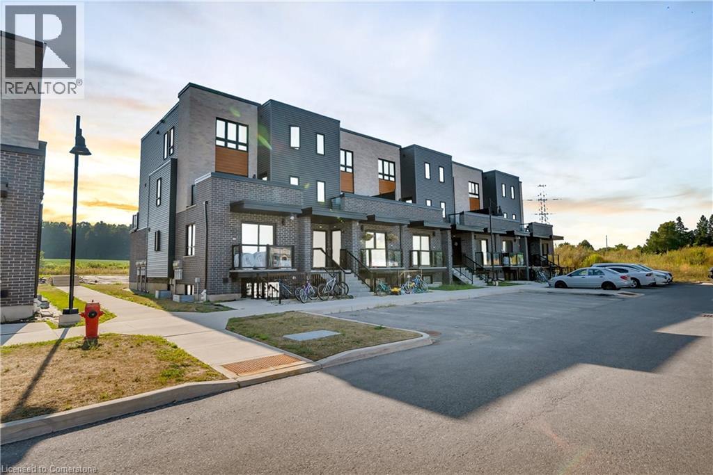235 Chapel Hill Drive Unit 11, Kitchener, ON N2R 1N3