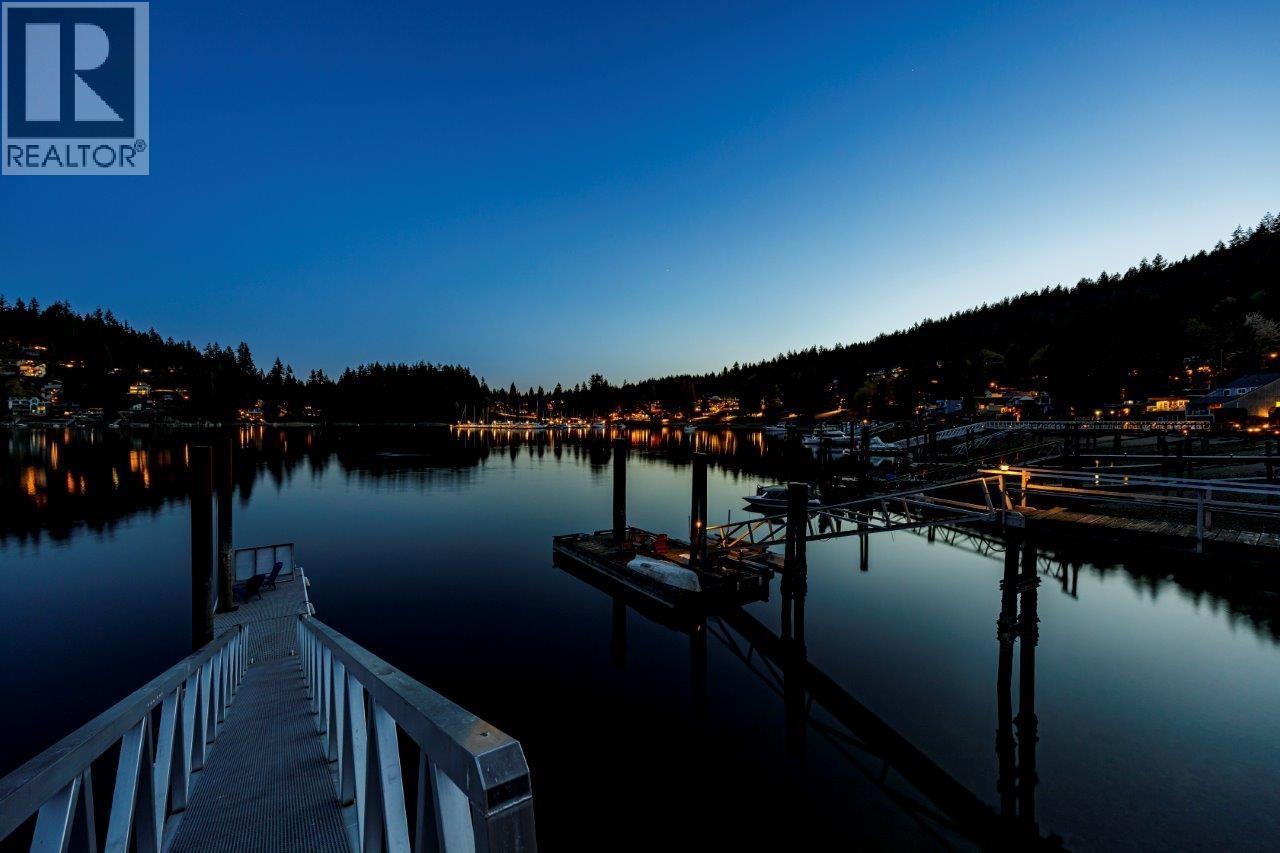 2730 Panorama Dr, North Vancouver, BC V7G 1V6