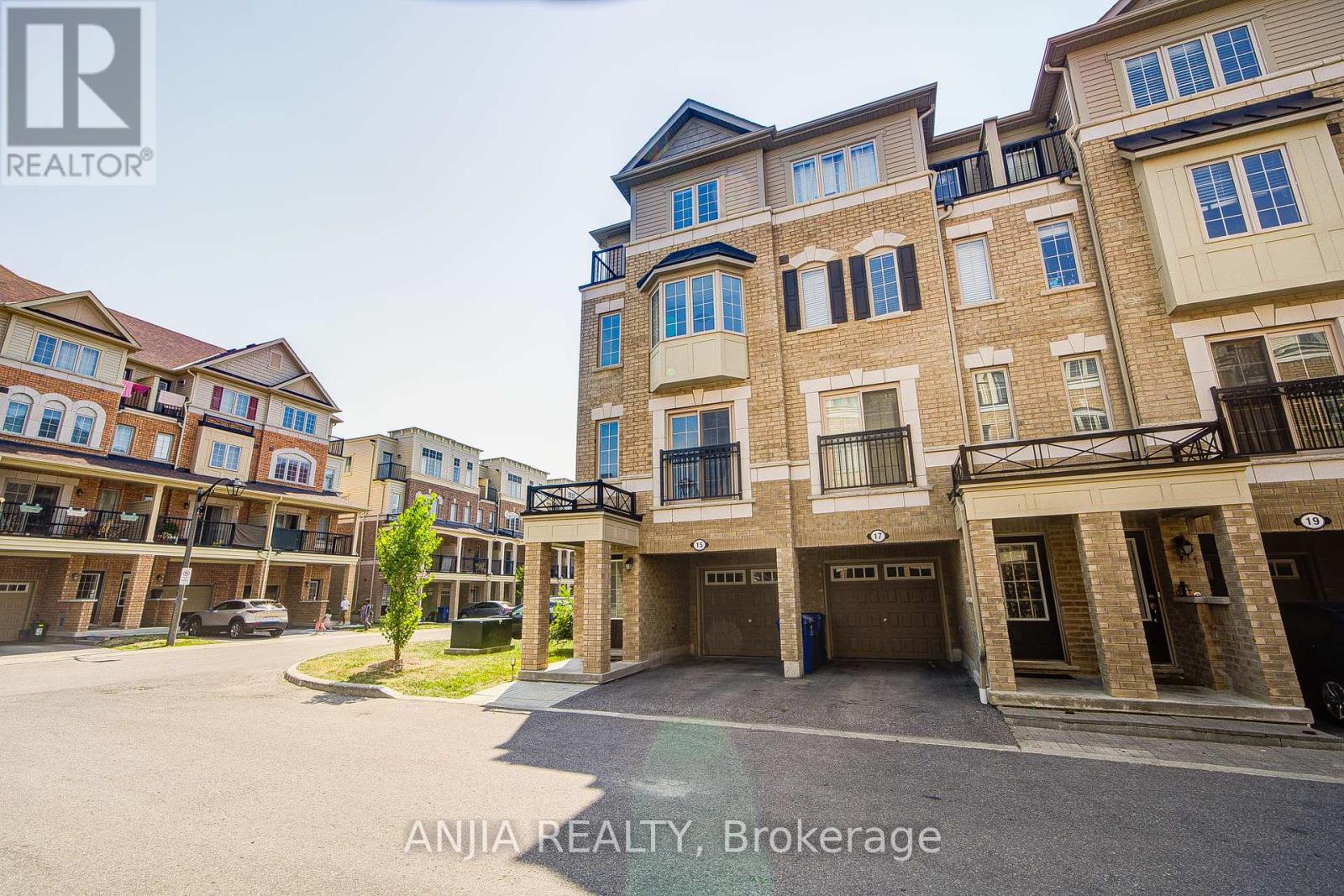 446 15 Filly Path, Oshawa, ON L1L 0K8