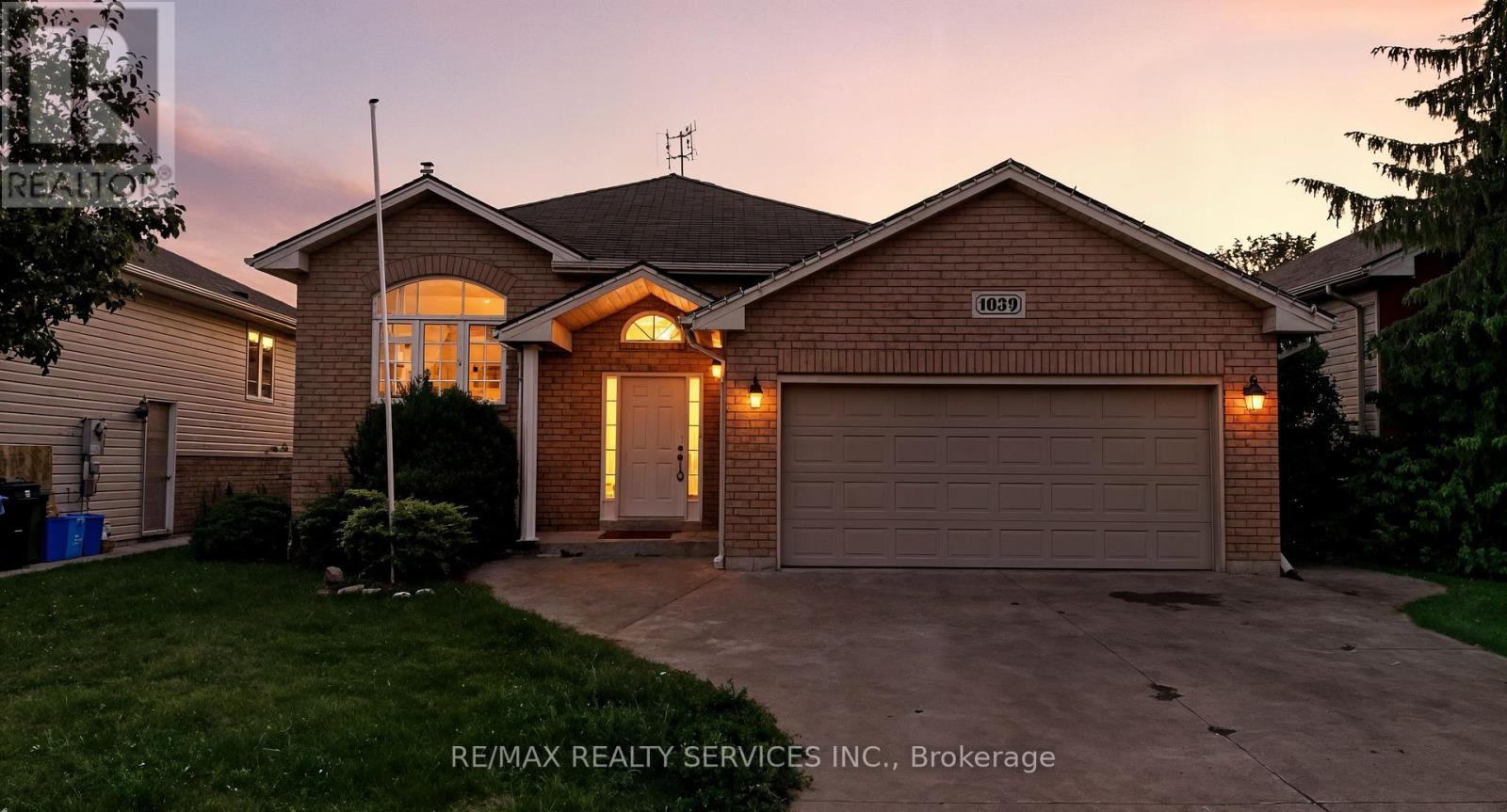 1039 Clover Ave, Windsor, ON N8P 1V8