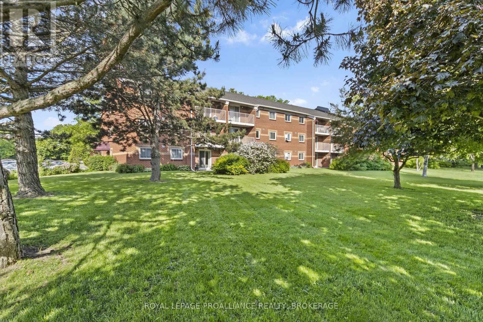101 573 Armstrong Rd, Kingston, ON K7M 8J8