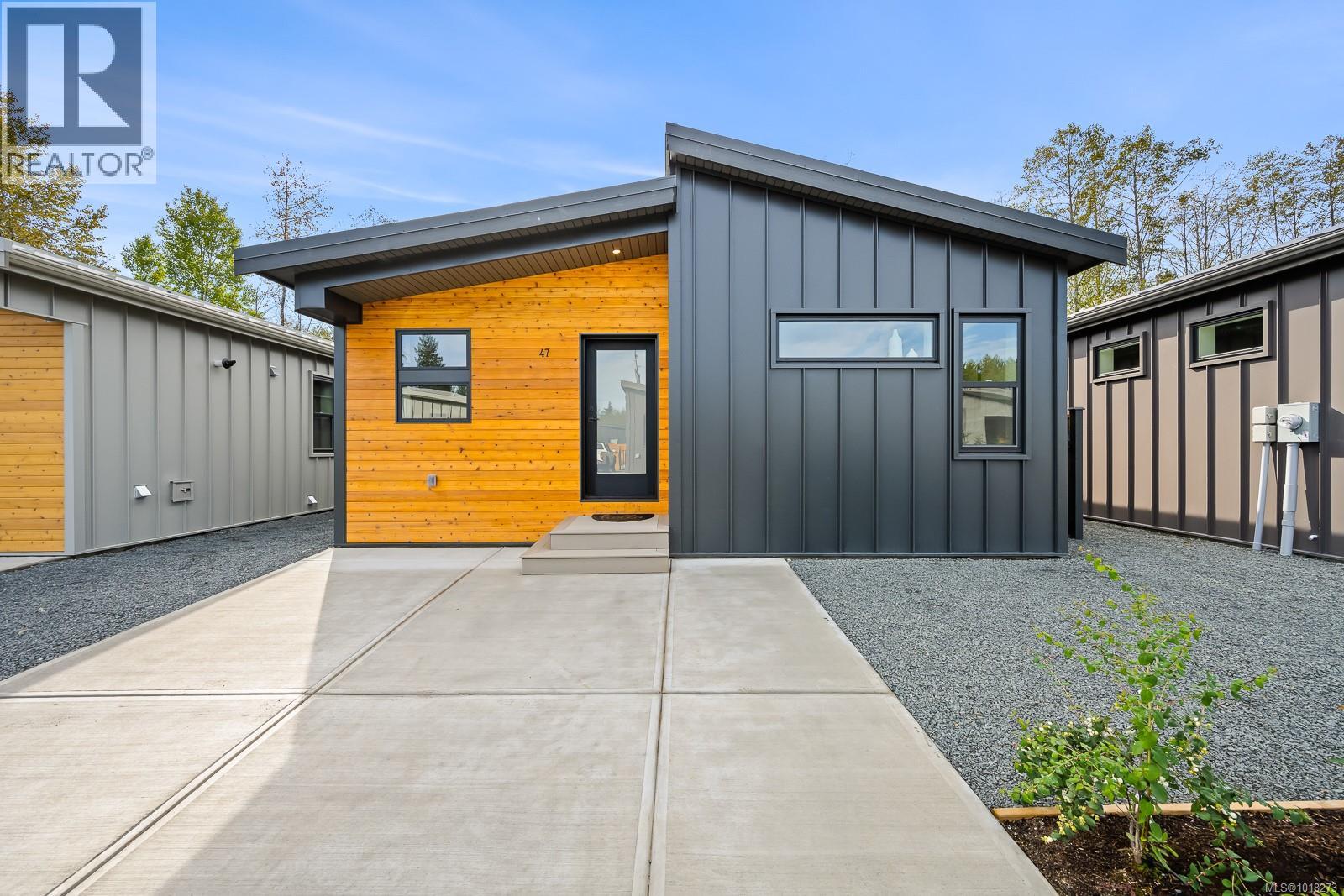 3025 Royston Rd Unit 47 Rd, Cumberland, BC V0R 1S0