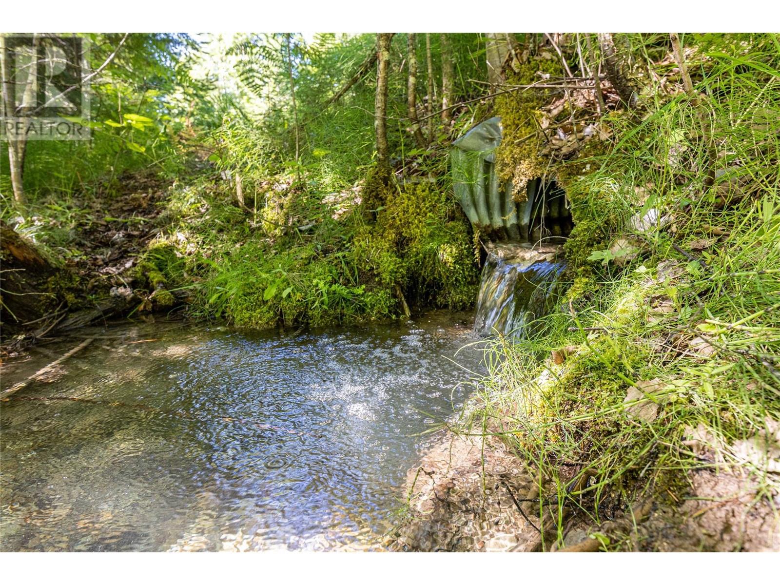 000 Sunnybrae Canoe Point Rd, Tappen, BC V0E 2X1