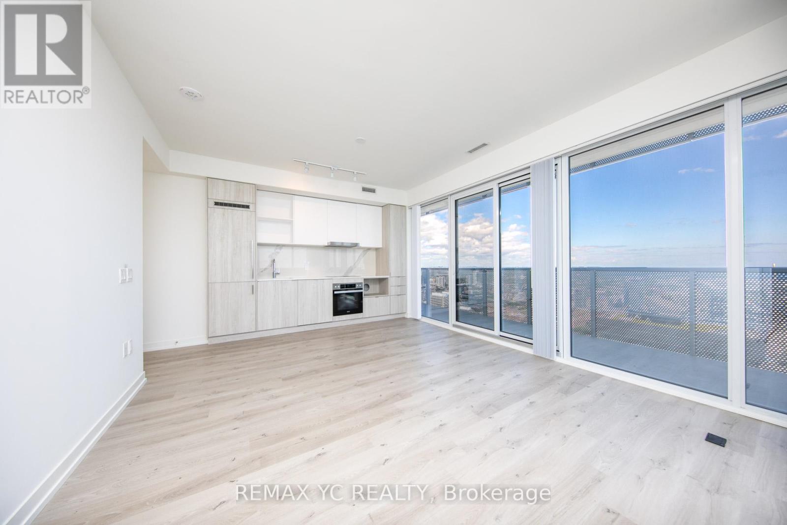 6606 138 Downes St, Toronto, ON M5E 0E4