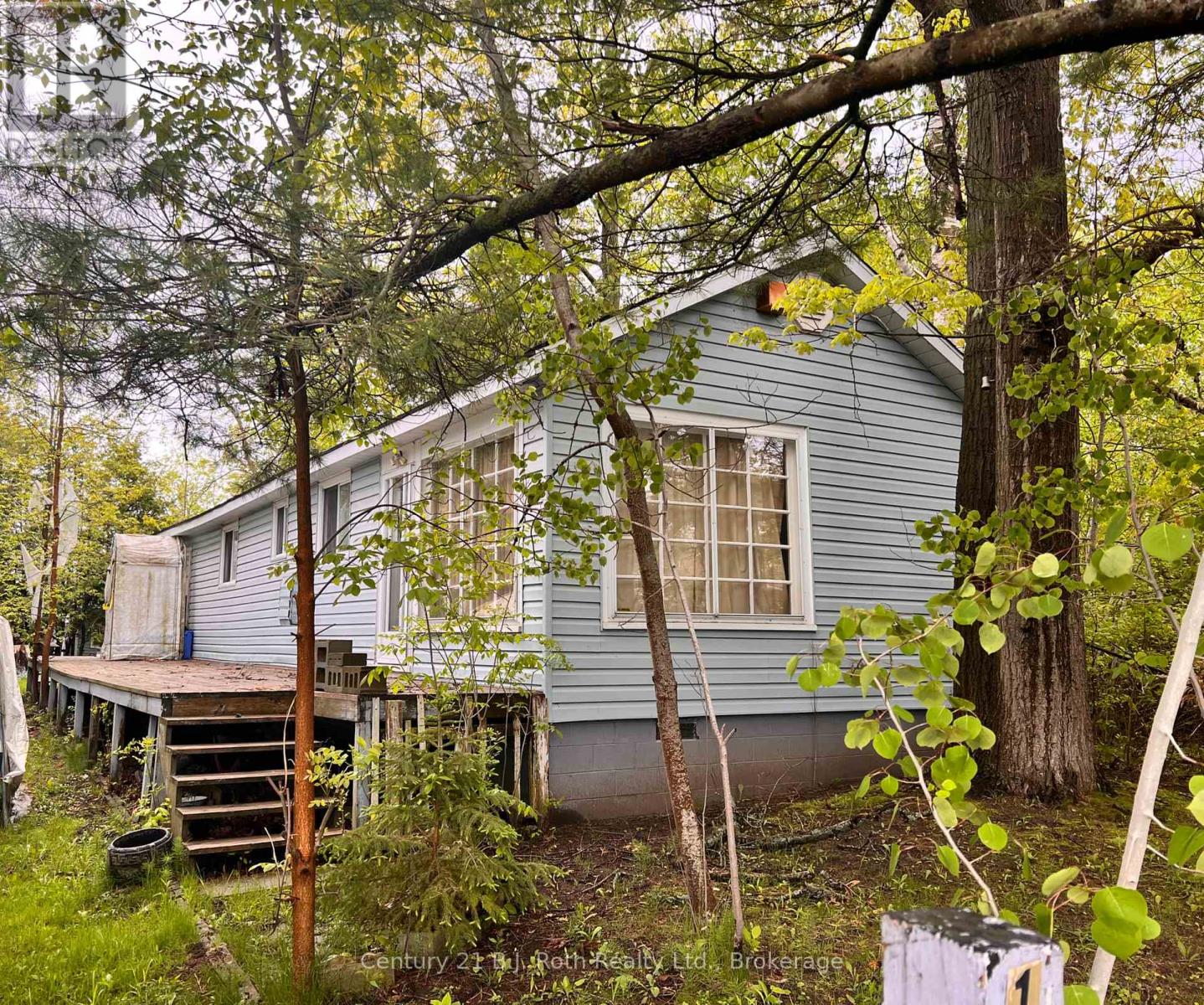 152 Beck St, Wasaga Beach, ON L9Z 2K7