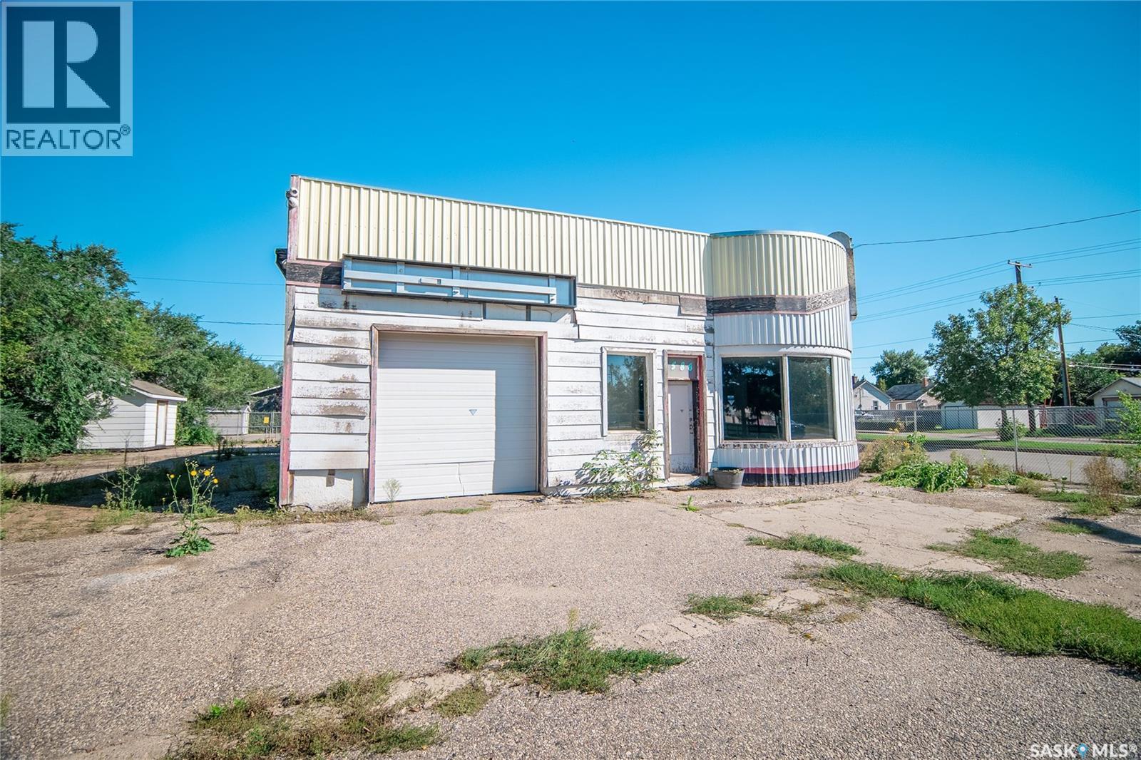 588 8 Street East, Prince Albert, SK S6V 0W6