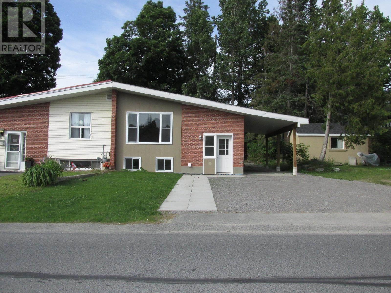 36 Valley Cres #a, Elliot Lake, ON P5A 2G7