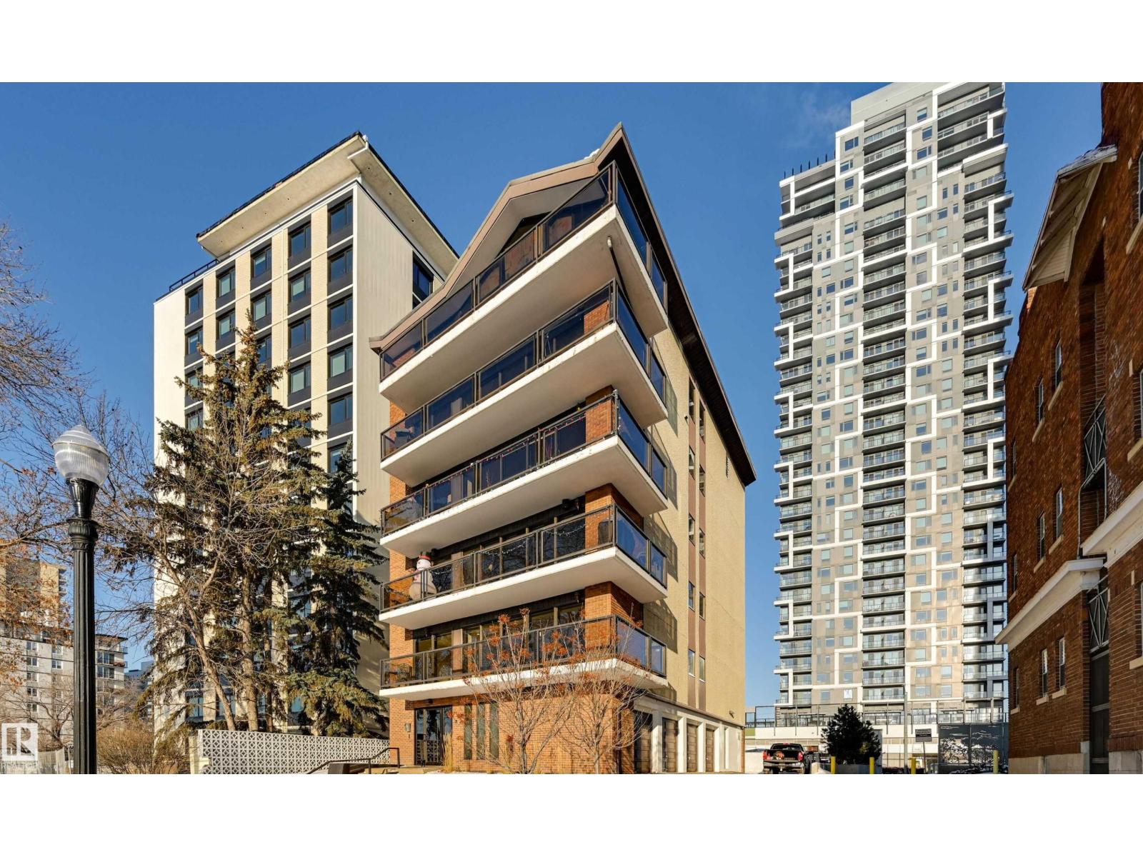 100 Av Nw Unit 11960, Edmonton, AB T5K 0K5