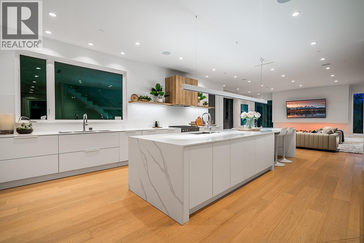 4415 Stone Cres, West Vancouver, BC V7W 1B8