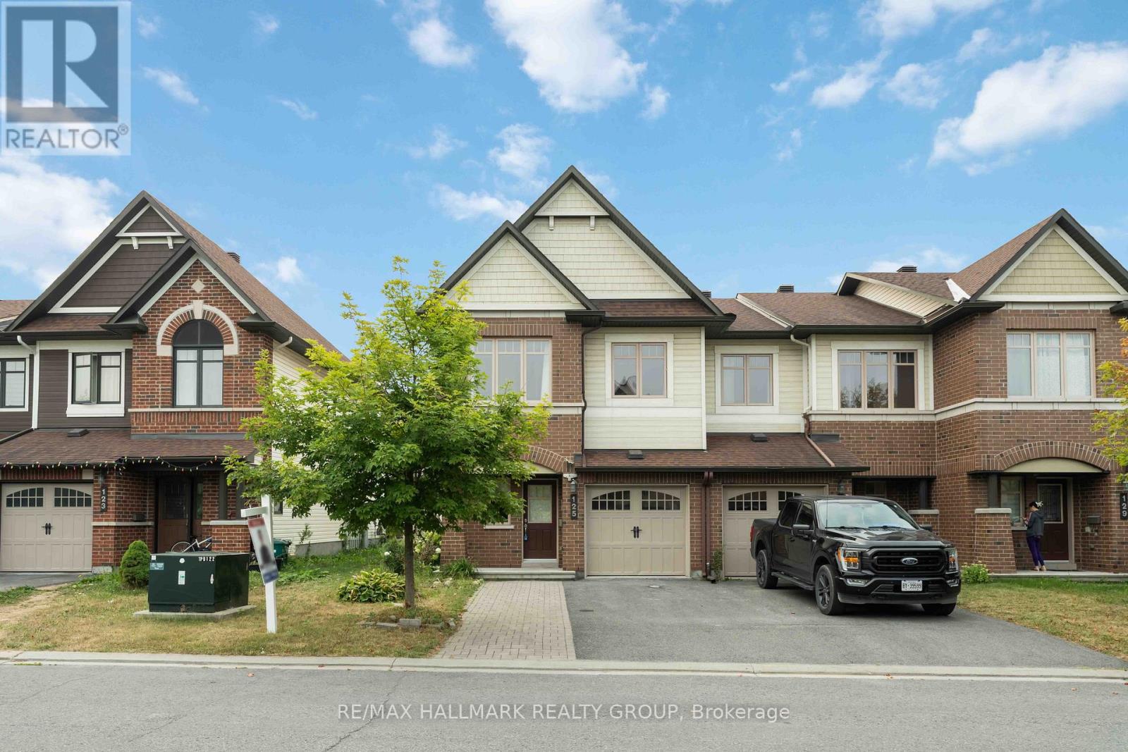 125 Mancini Way, Ottawa, ON K2J 5X3
