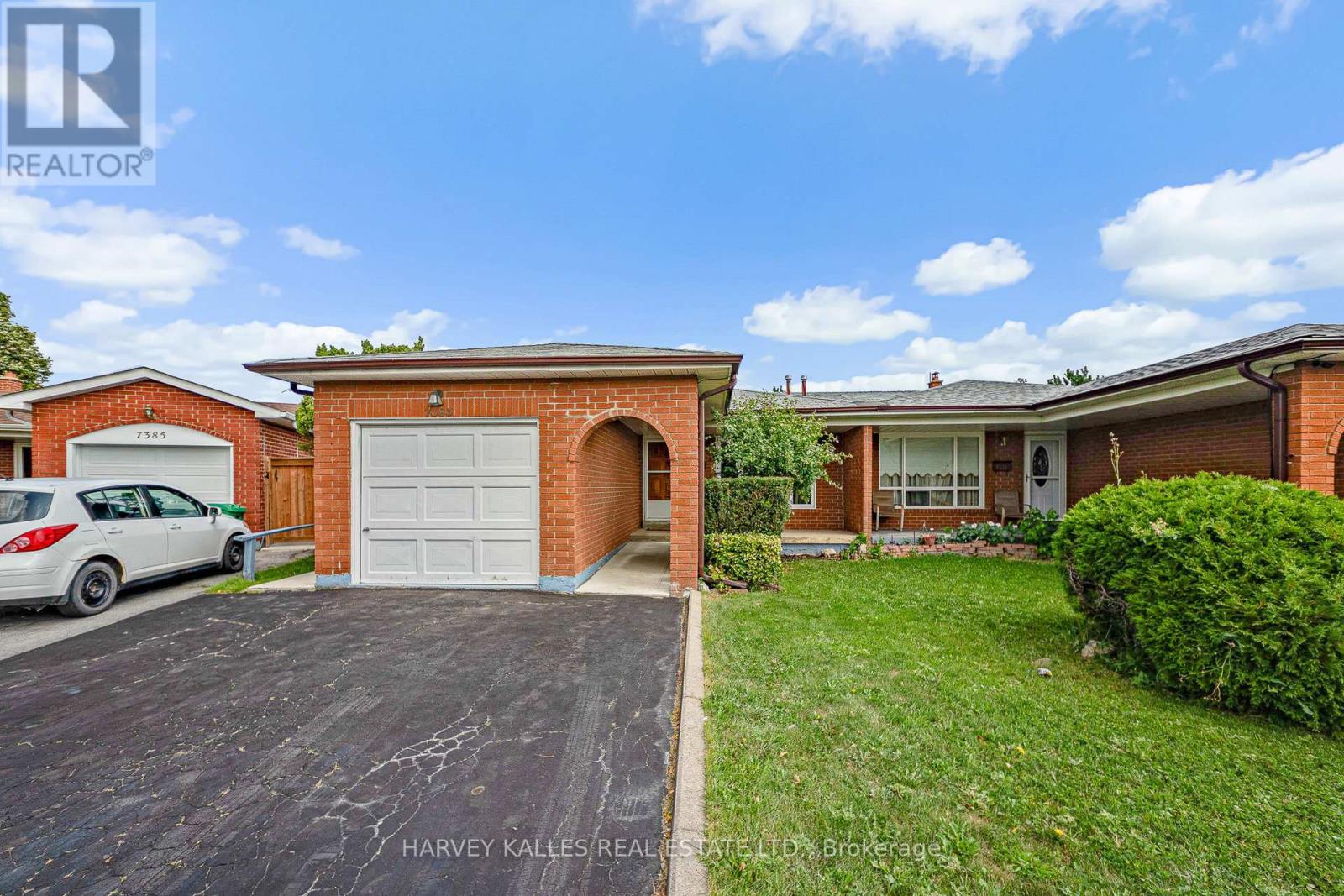 7383 Sigsbee Dr, Mississauga, ON L4T 3S5