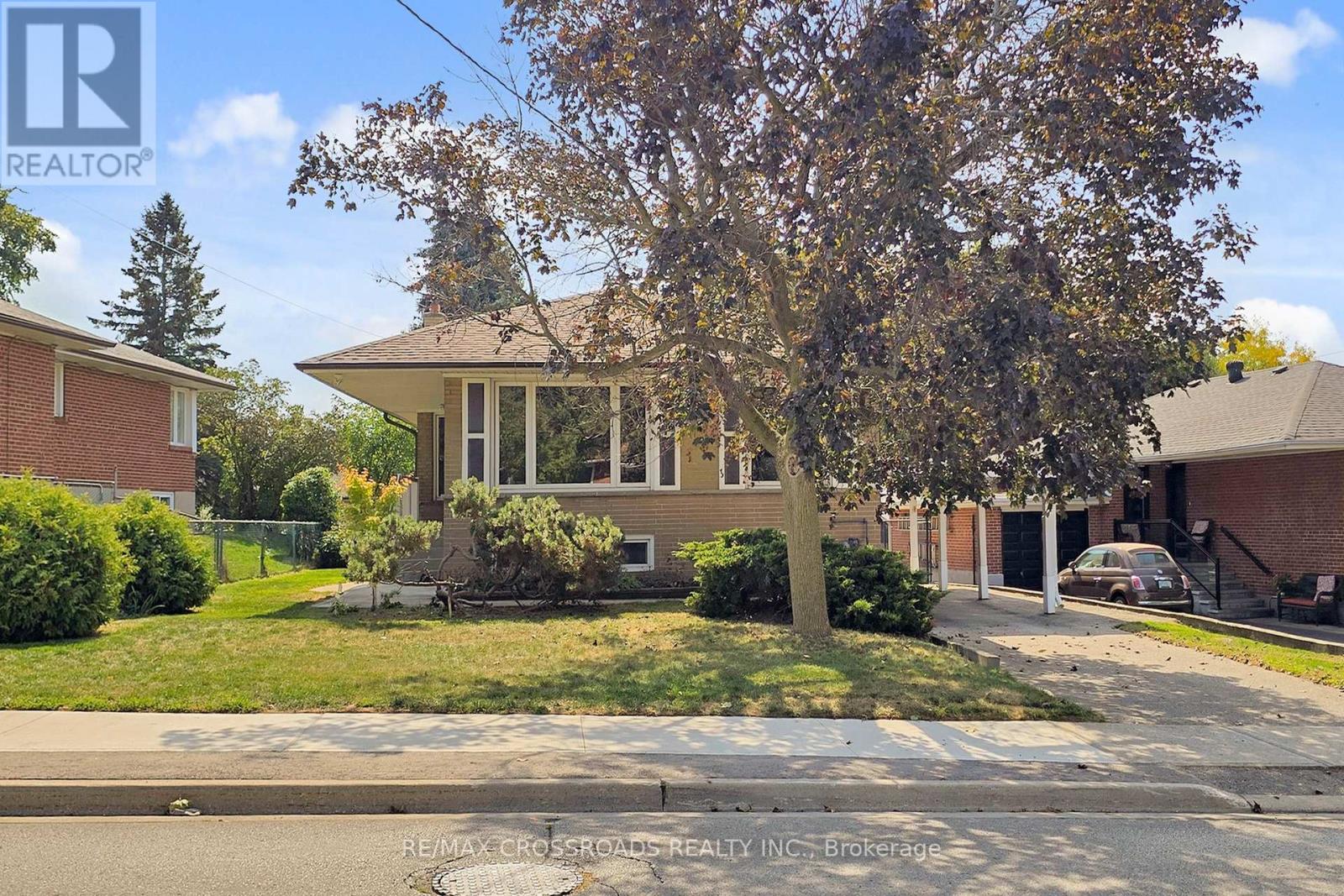 55 Elvaston Dr, Toronto, ON M4A 1N4