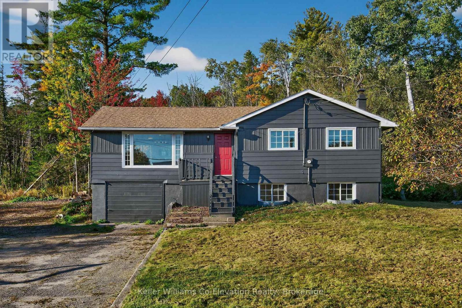 556 Champlain Rd, Tiny, ON L9M 0C2
