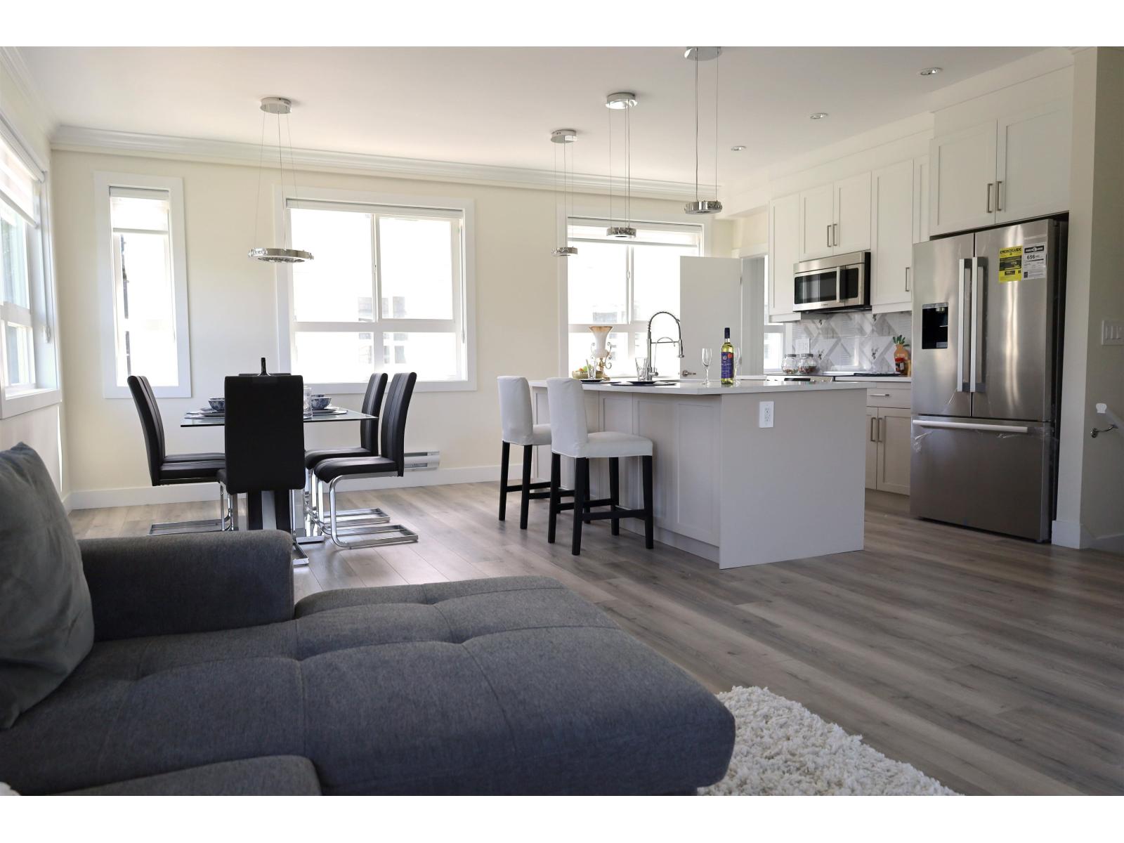 8181 135a Street Unit 7, Surrey, BC V3W 3N8