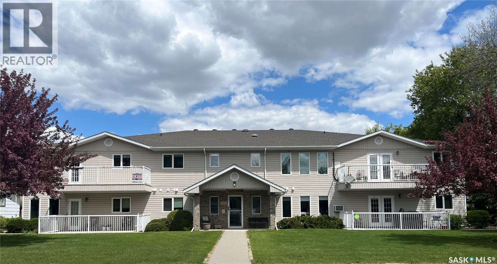 304 3rd Avenue Unit 202, Watrous, SK S0K 4T0