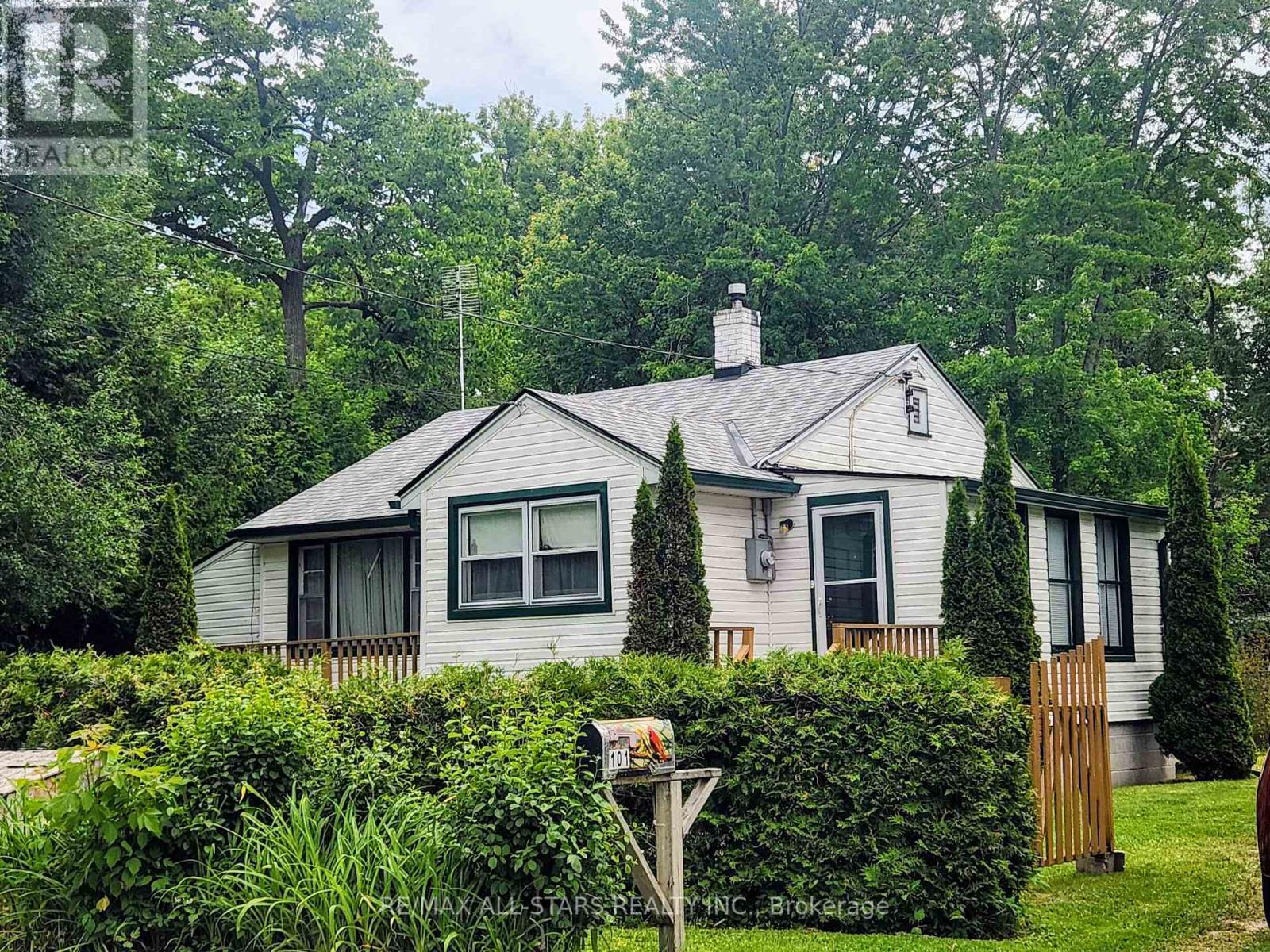 101 Clovelly Cv, Georgina, ON L0E 1E0