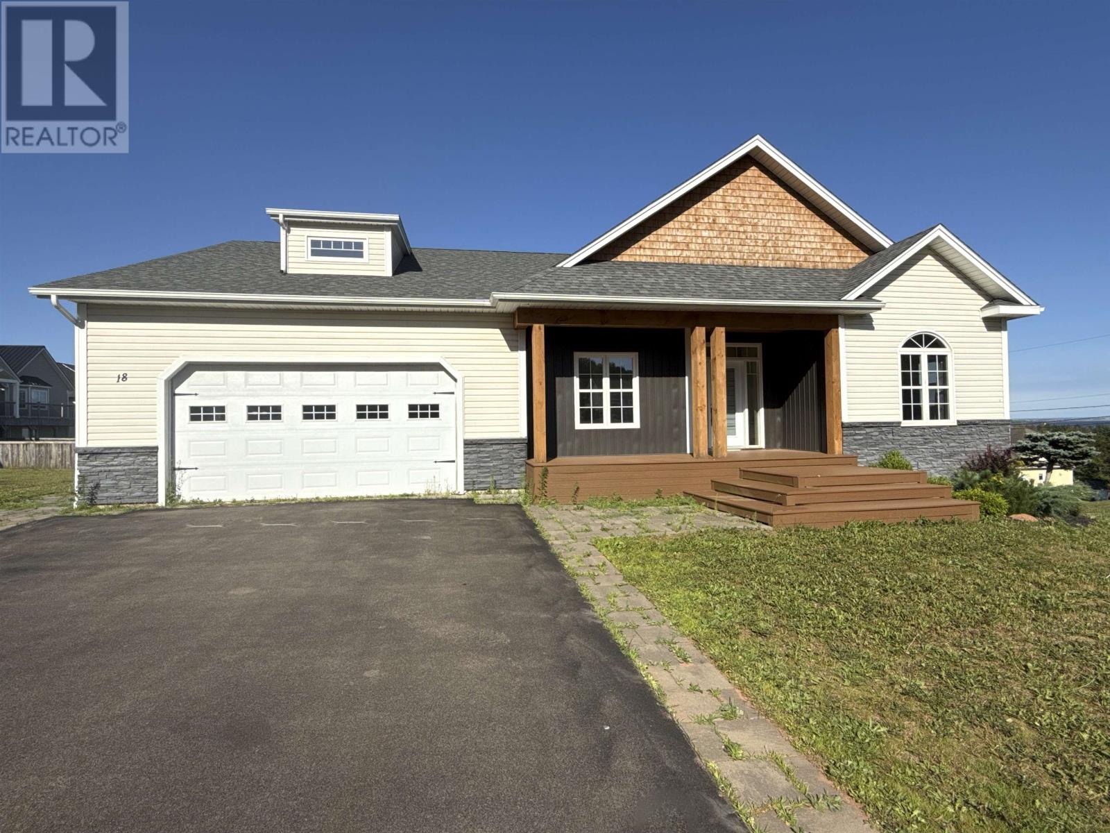 18 Paget Cres, Stratford, PE C1B 0E3