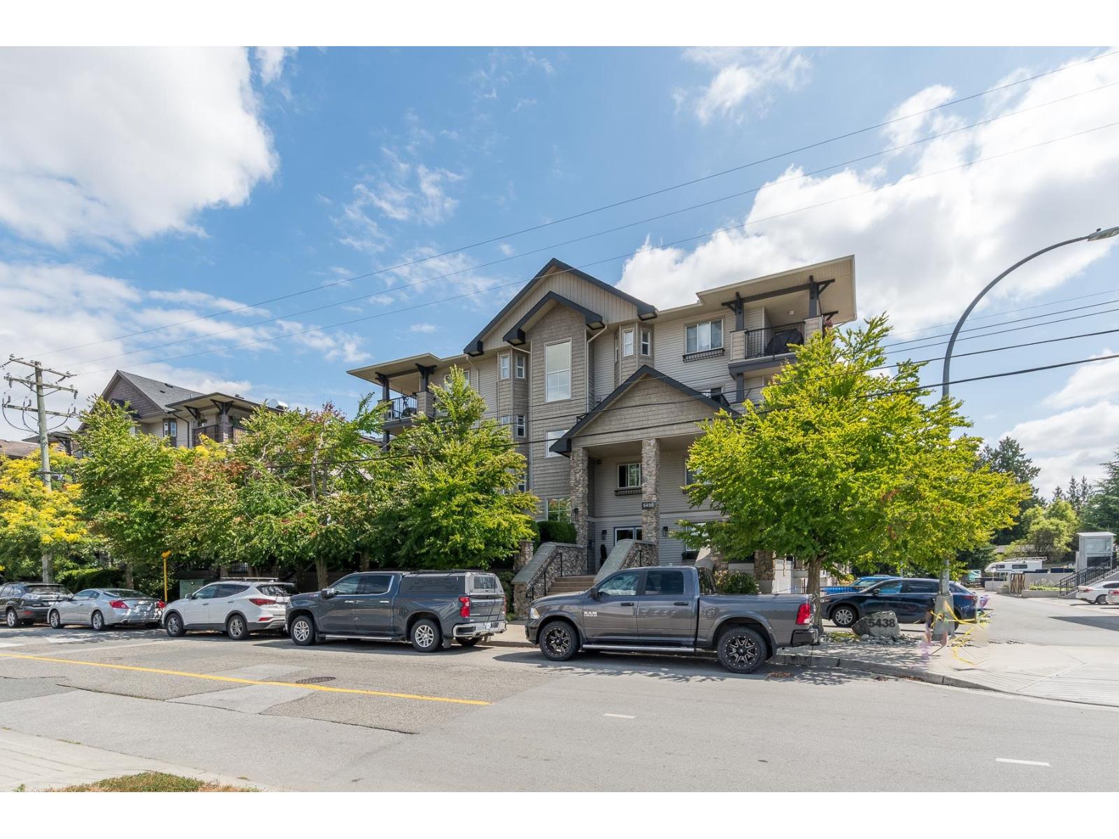 5438 198 Street Unit 114, Langley, BC V3A 1G2