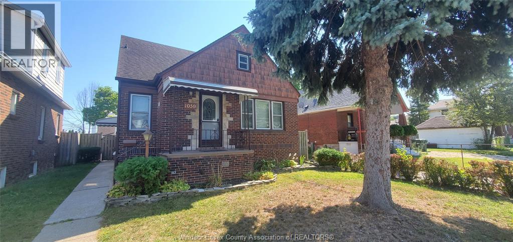 1059 Shepherd St E, Windsor, ON N8X 2L6