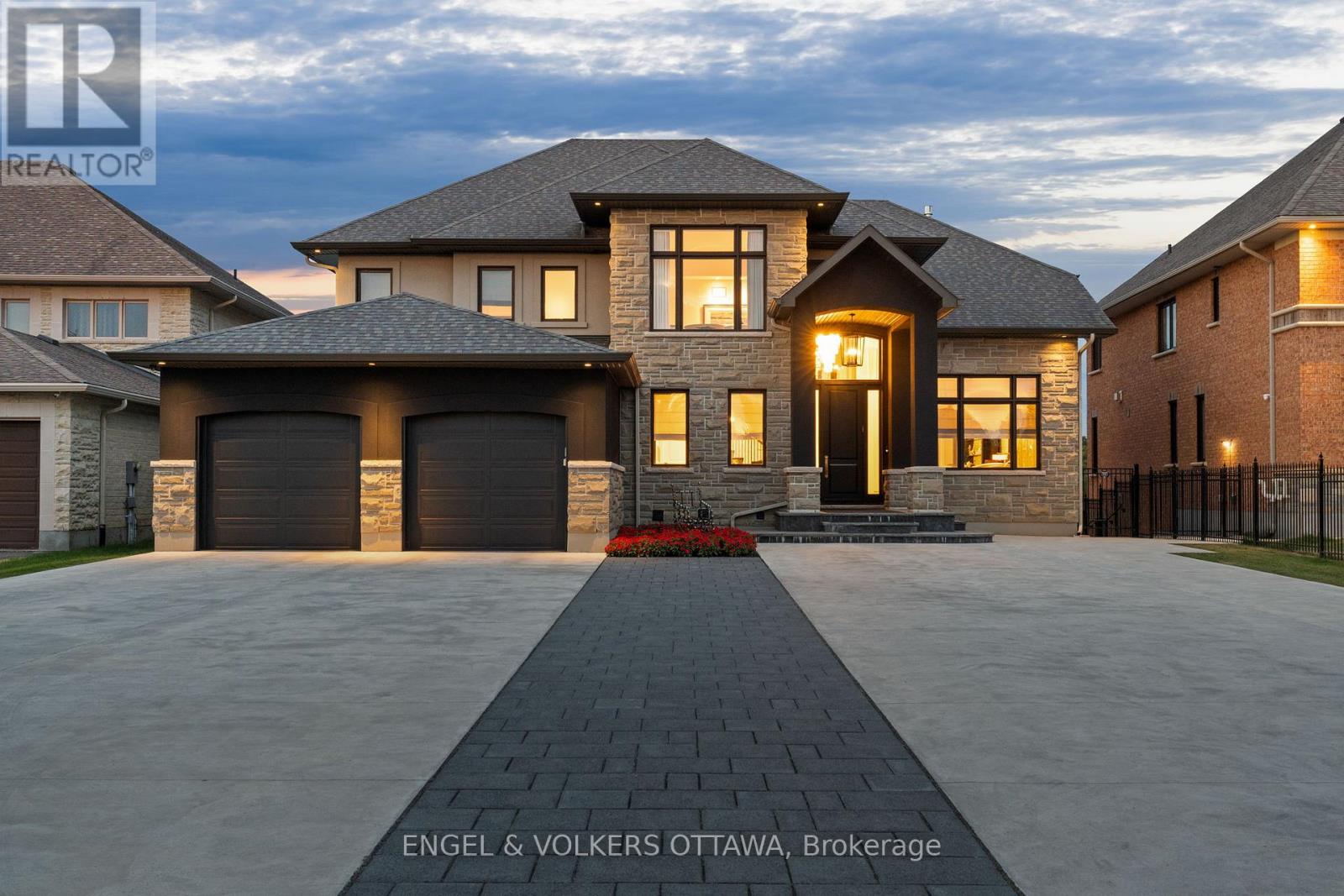 151 Winding Way, Ottawa, ON K2C 3H1