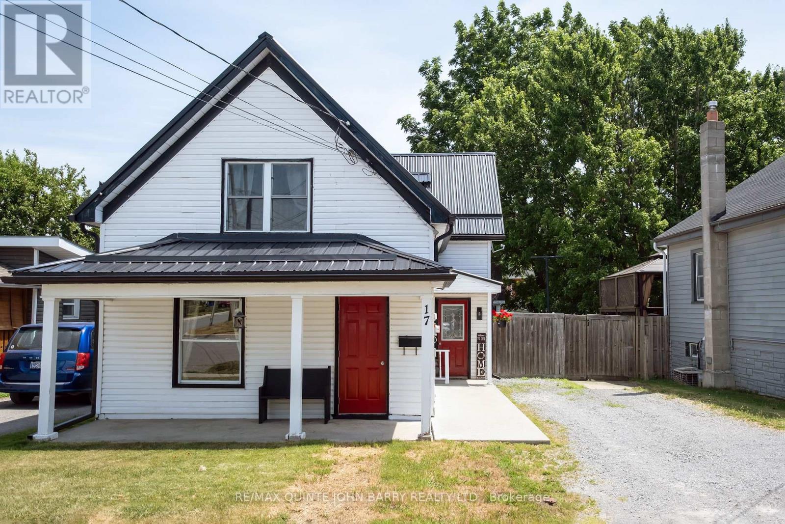 17 James St, Quinte West, ON K8V 2W8