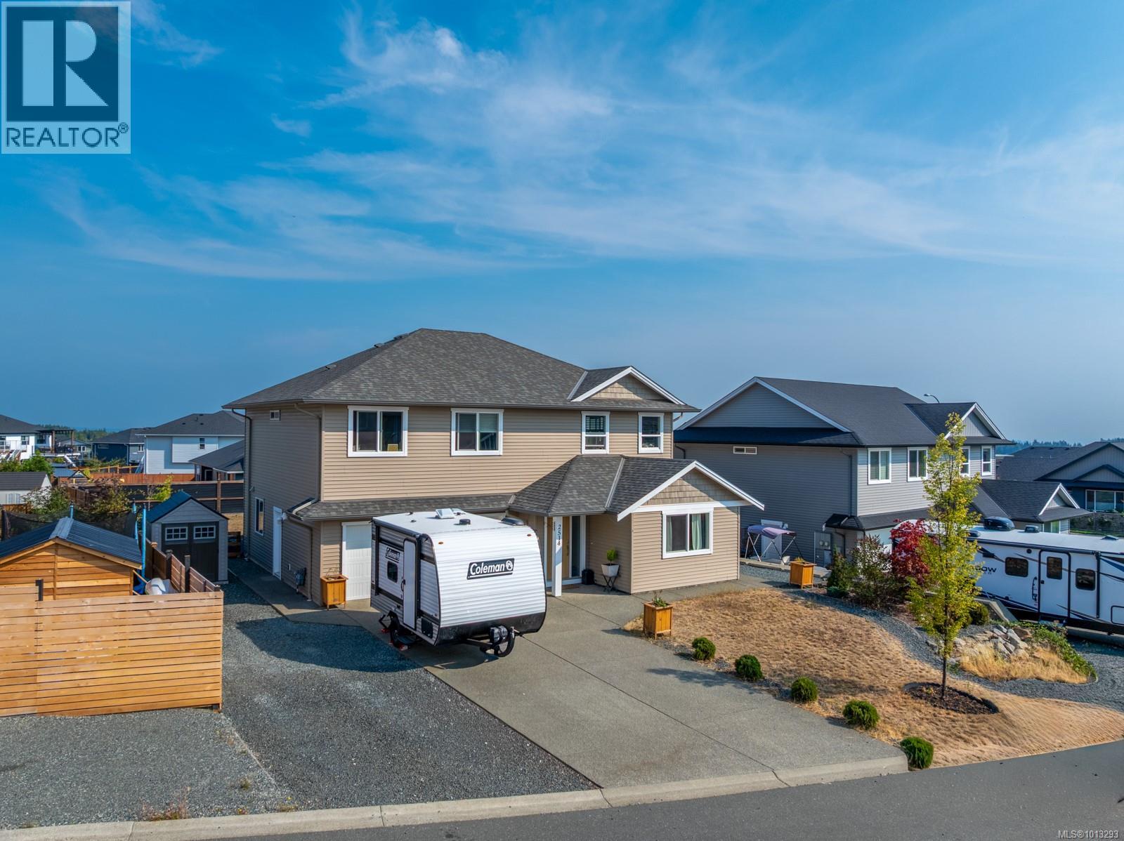 2514 Beaumont Ave, Cumberland, BC V0R 1S0